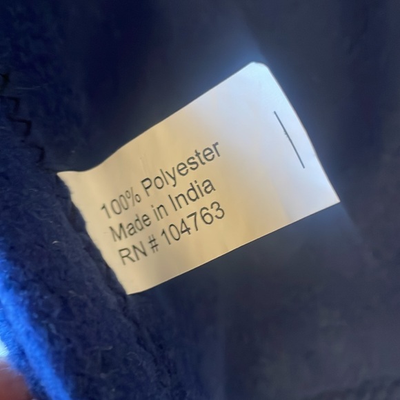 NWOT: Fleece Throw Blanket  (Navy Blue) - Picture 8 of 9